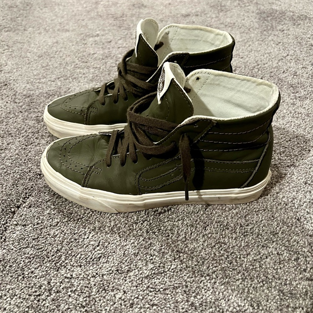 Vans Sk8-Hi Olive Green Leather, Womens 7.5, Men’s 6